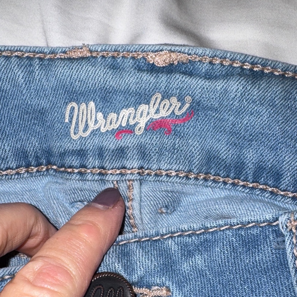 Wrangler Light Blue Star Patterned Women's Jeans - Picture 3 of 7